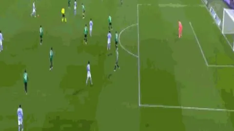 馬克西末節三分球引爭議：疑似觸碰是否應獲三次罰球判決？